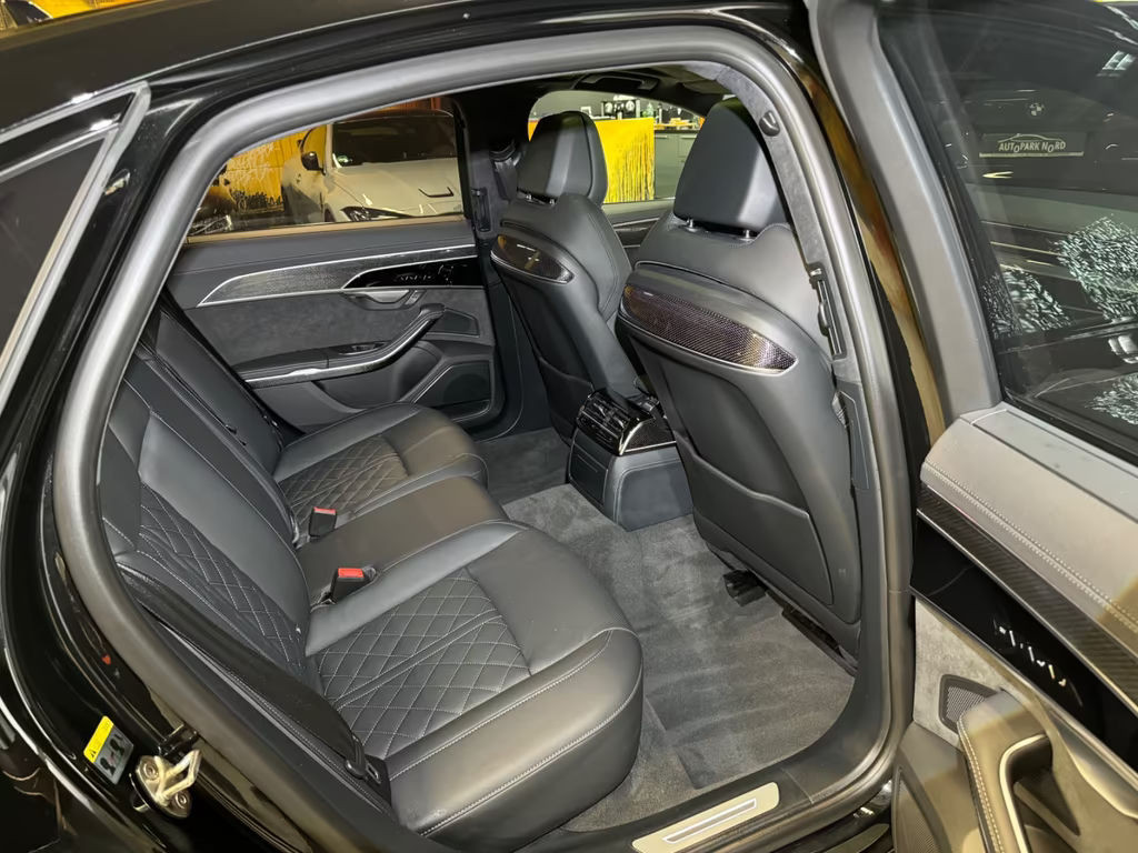 Audi S8