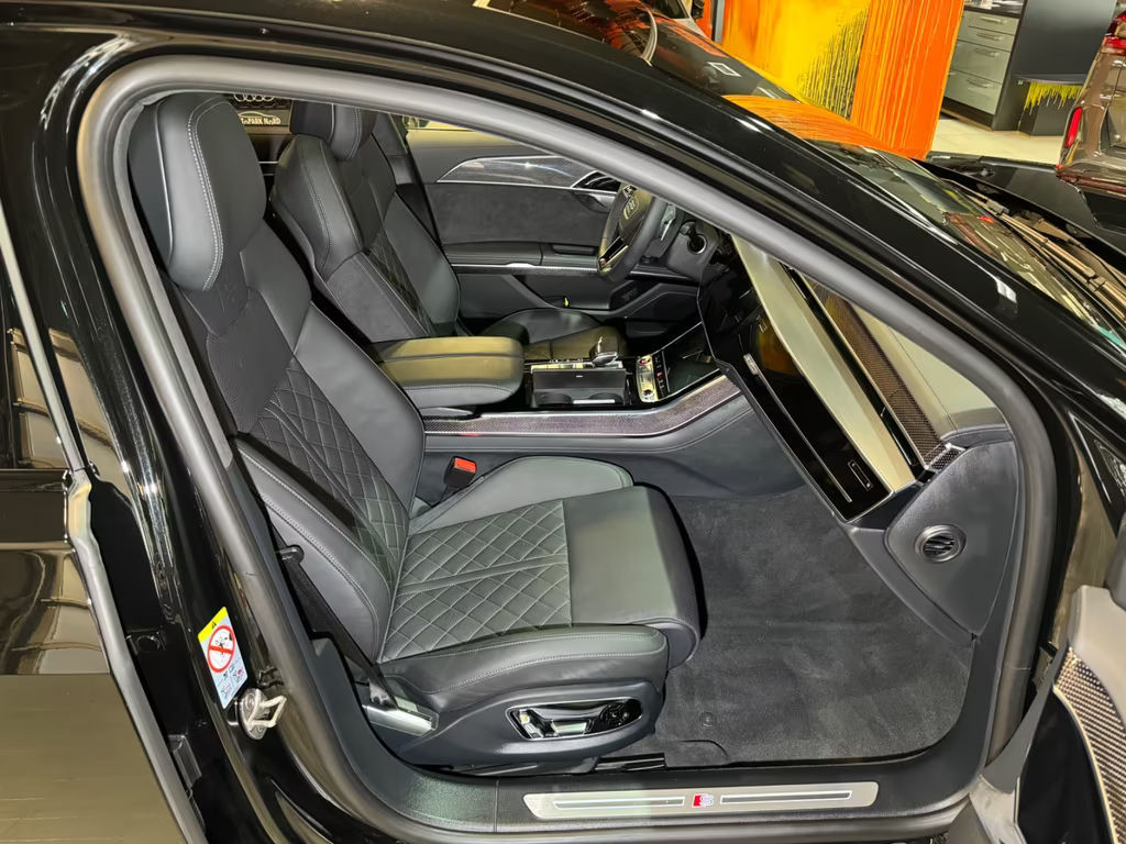 Audi S8