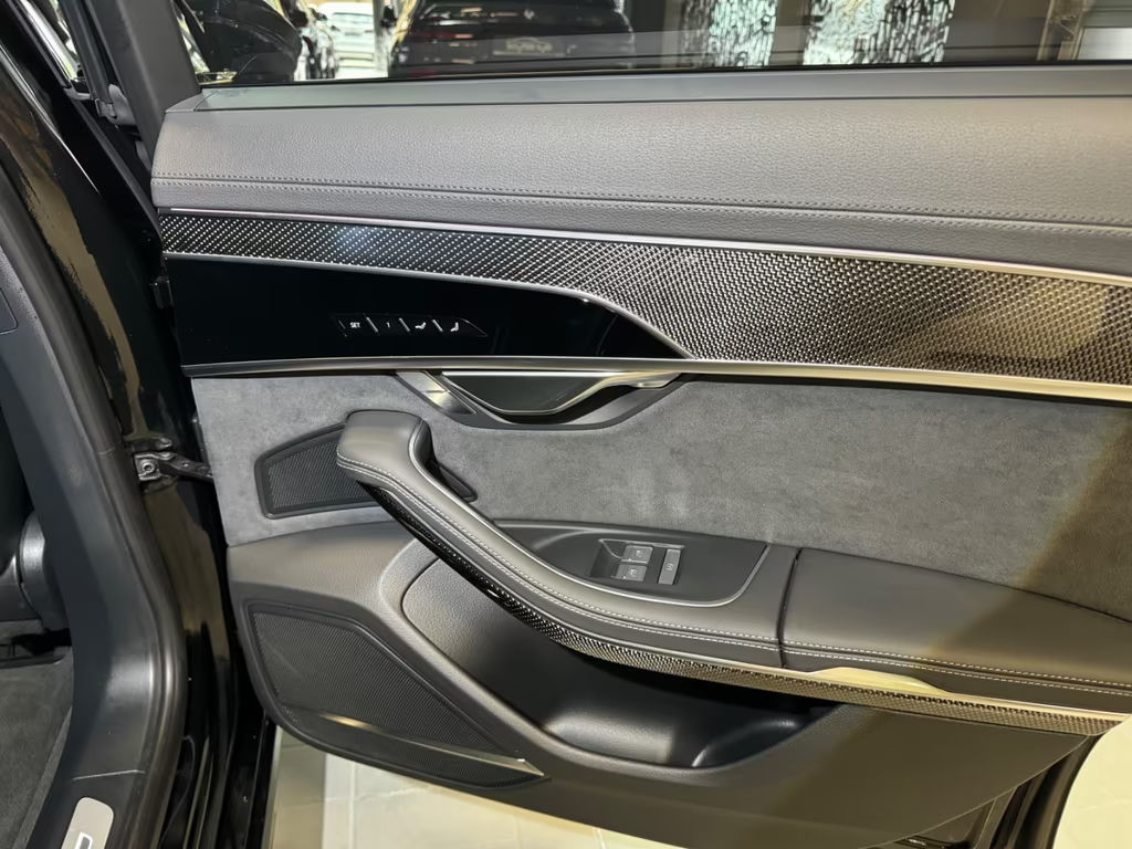 Audi S8