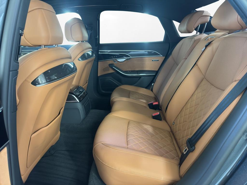 Audi S8