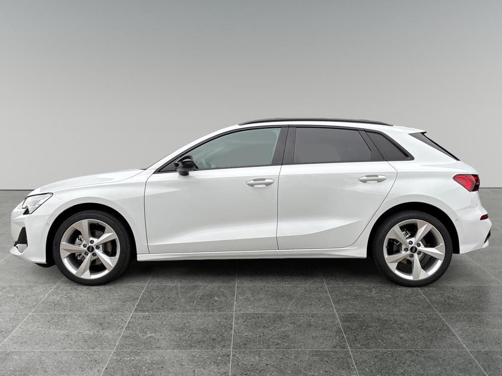 Audi A3 Sportback Sedan S-Line 30 TFSI