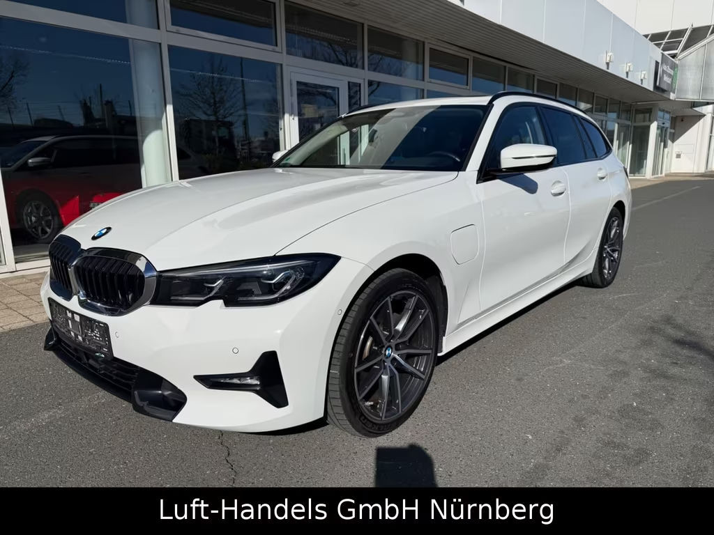 BMW 3 Serie 320 xDrive Sport Line Touring 320e
