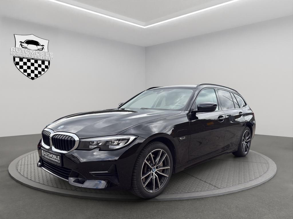 BMW 3 Serie 330 xDrive Sport Line Touring 330e