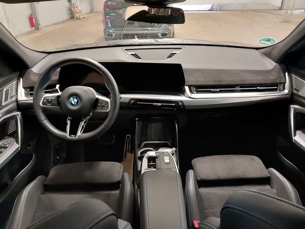 BMW iX2