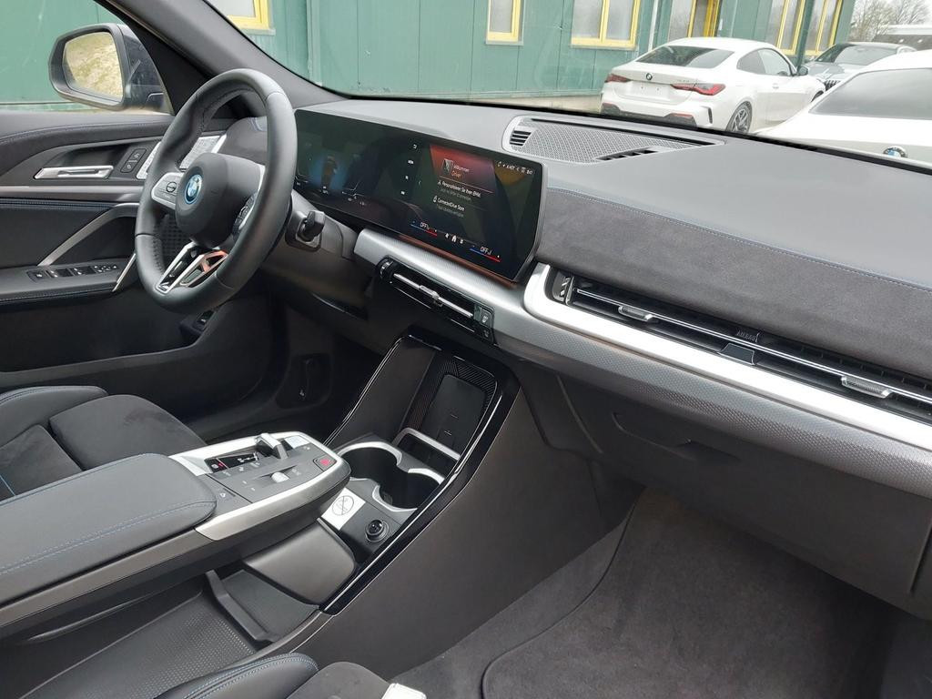 BMW iX2