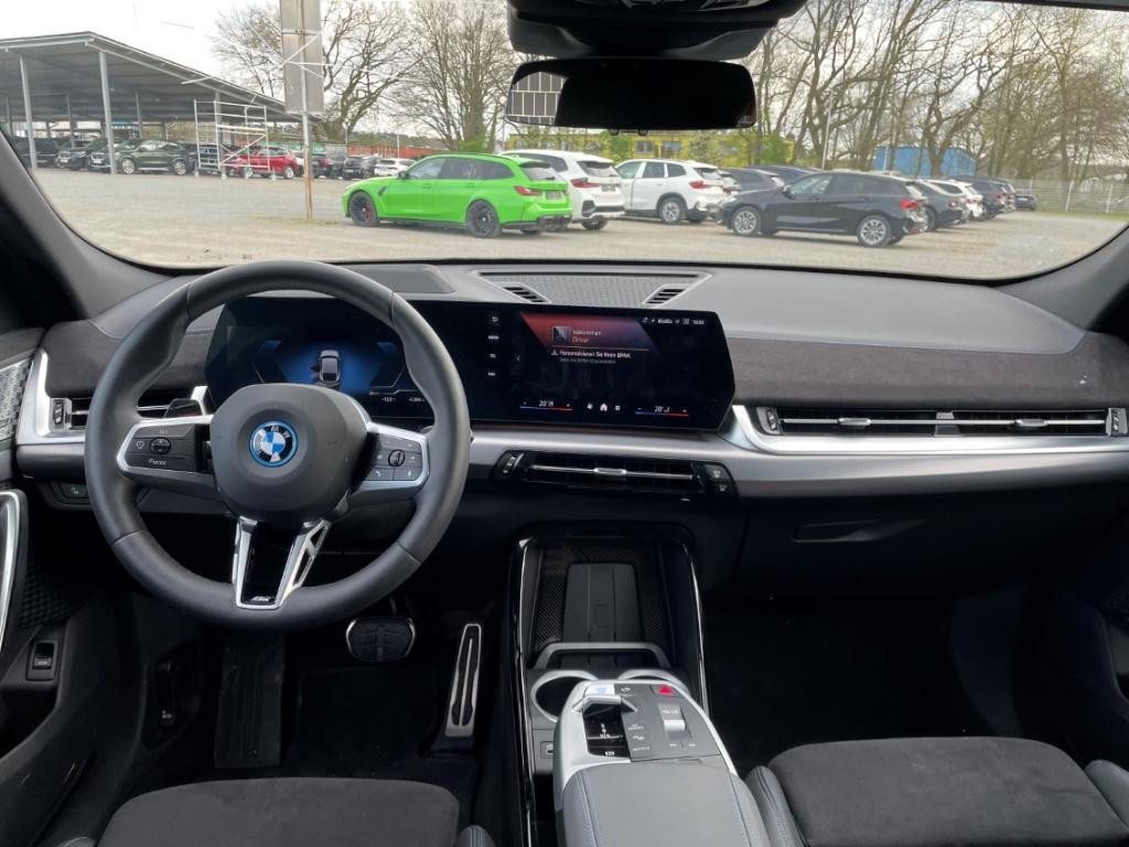 BMW iX2