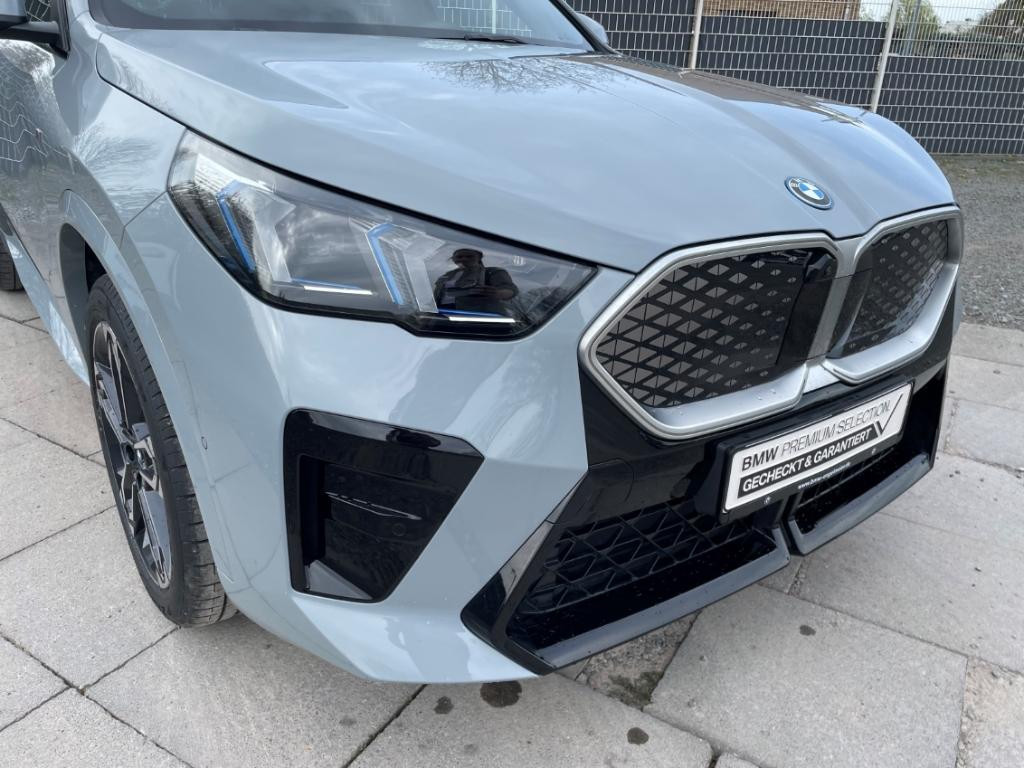 BMW iX2