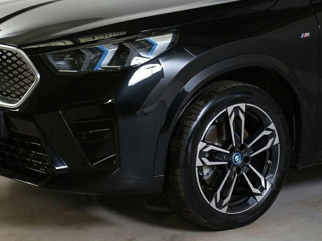 BMW iX2