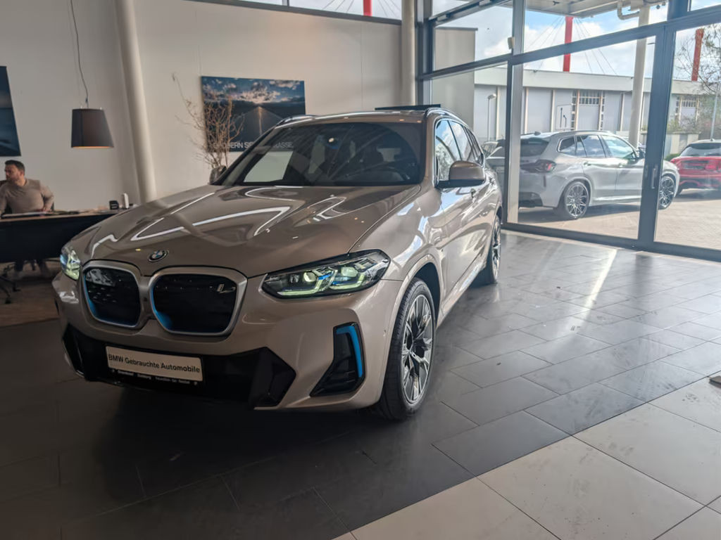 BMW iX3