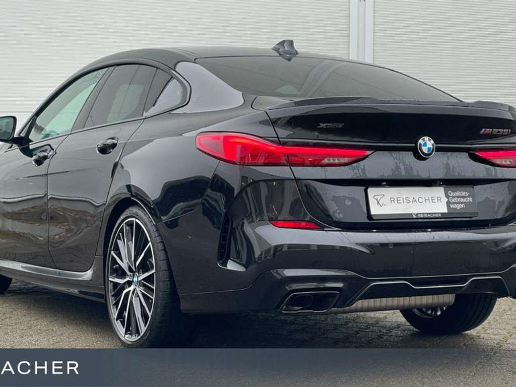 BMW M235