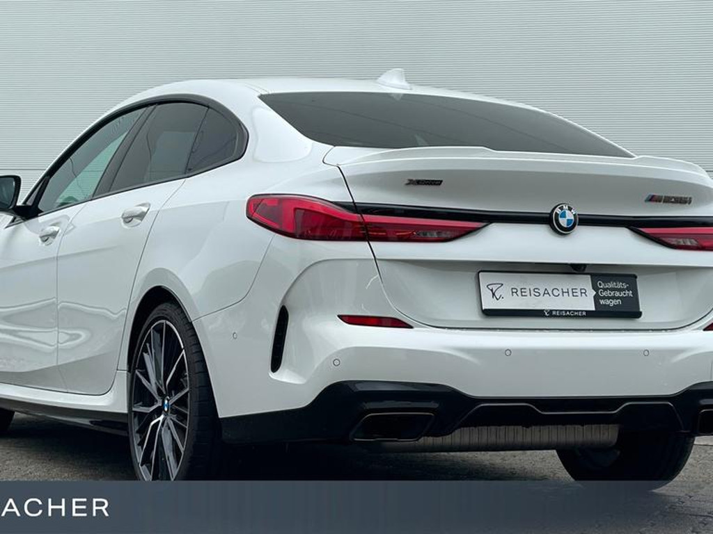 BMW M235