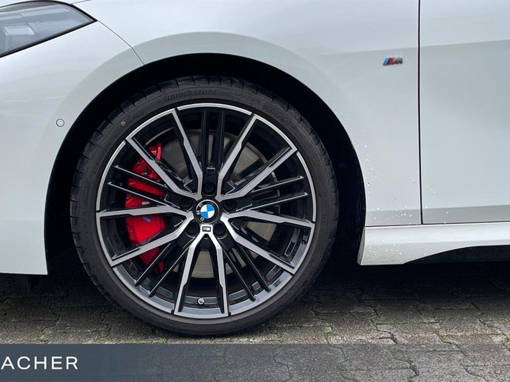 BMW M235
