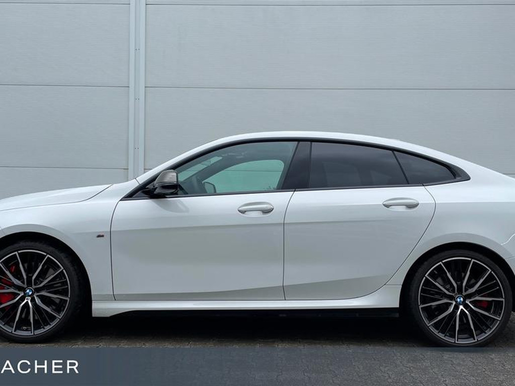 BMW M235