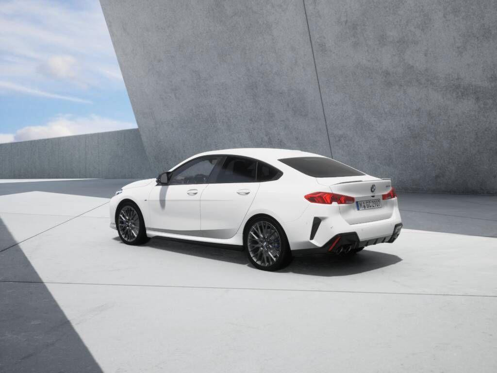 BMW M235