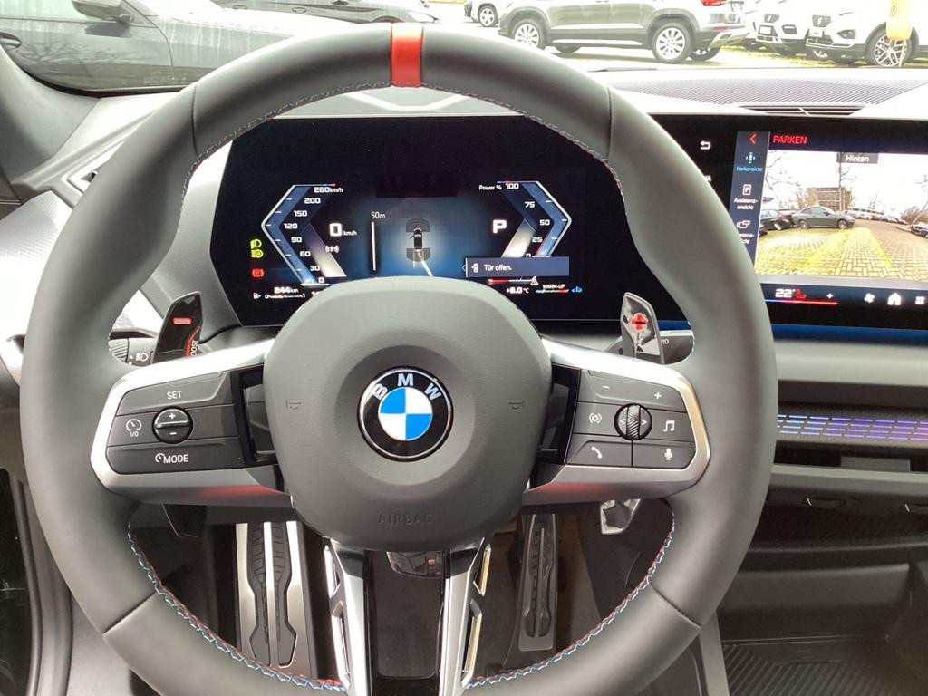 BMW M235