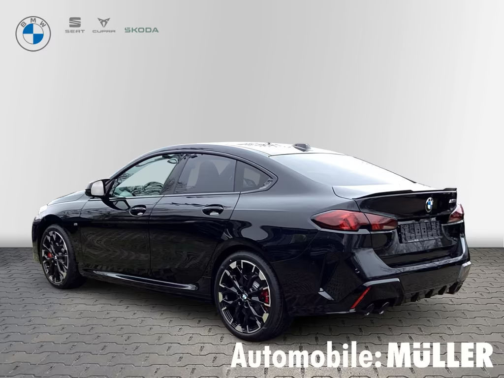 BMW M235