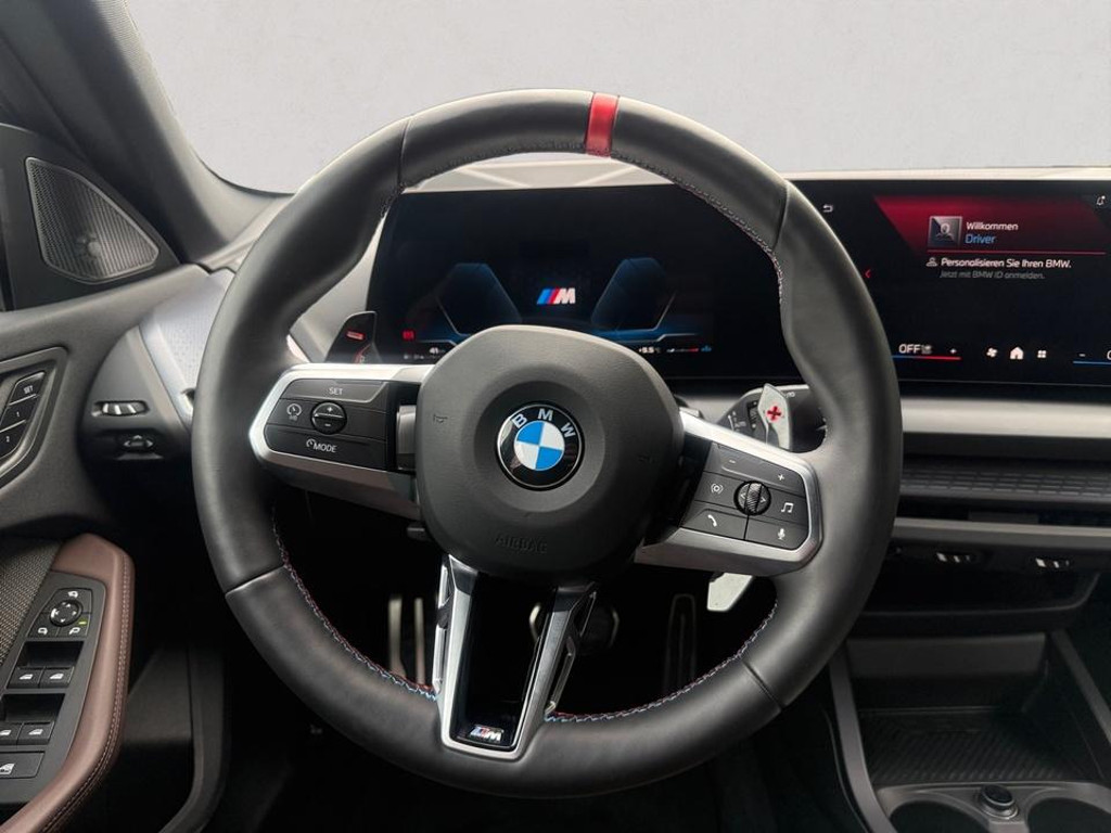 BMW M235