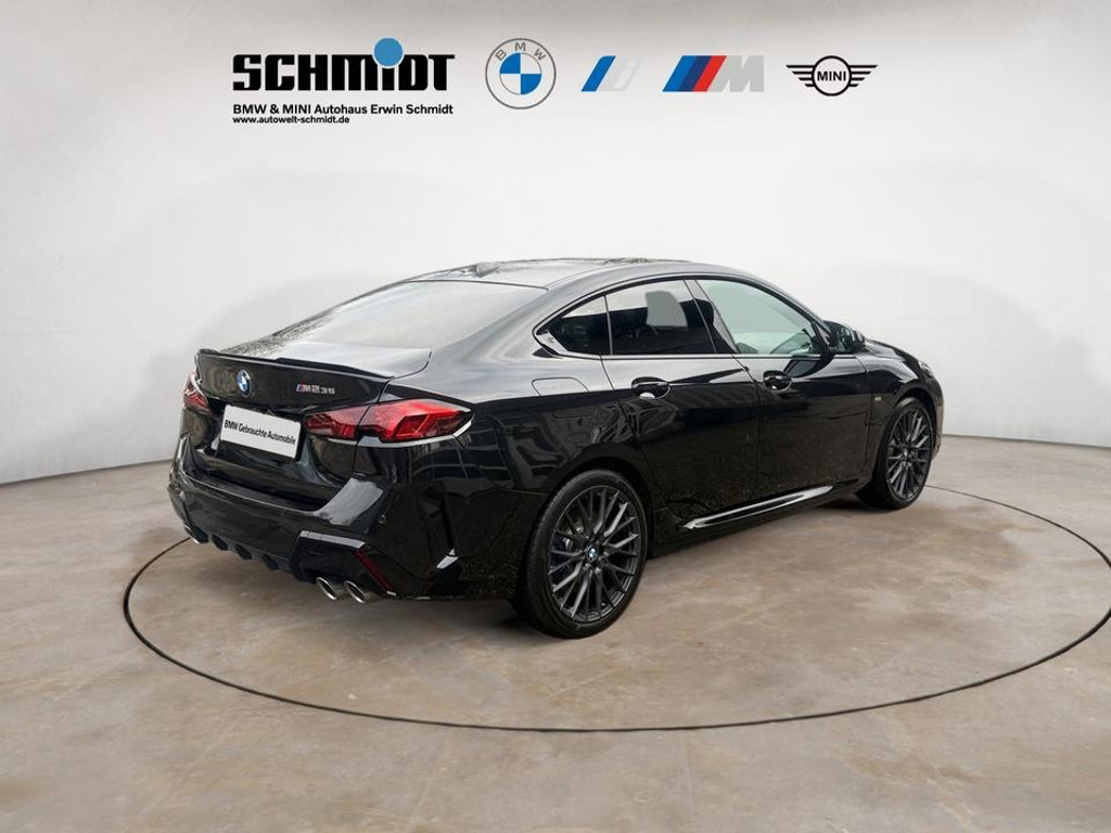 BMW M235