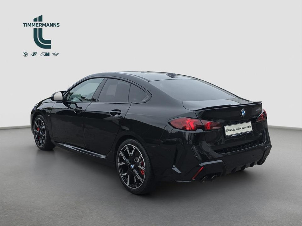 BMW M235