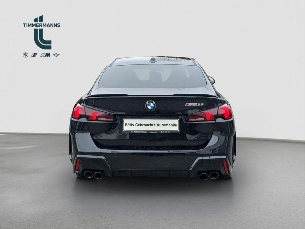 BMW M235