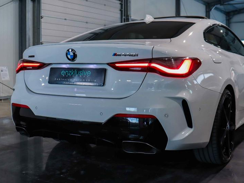 BMW M440