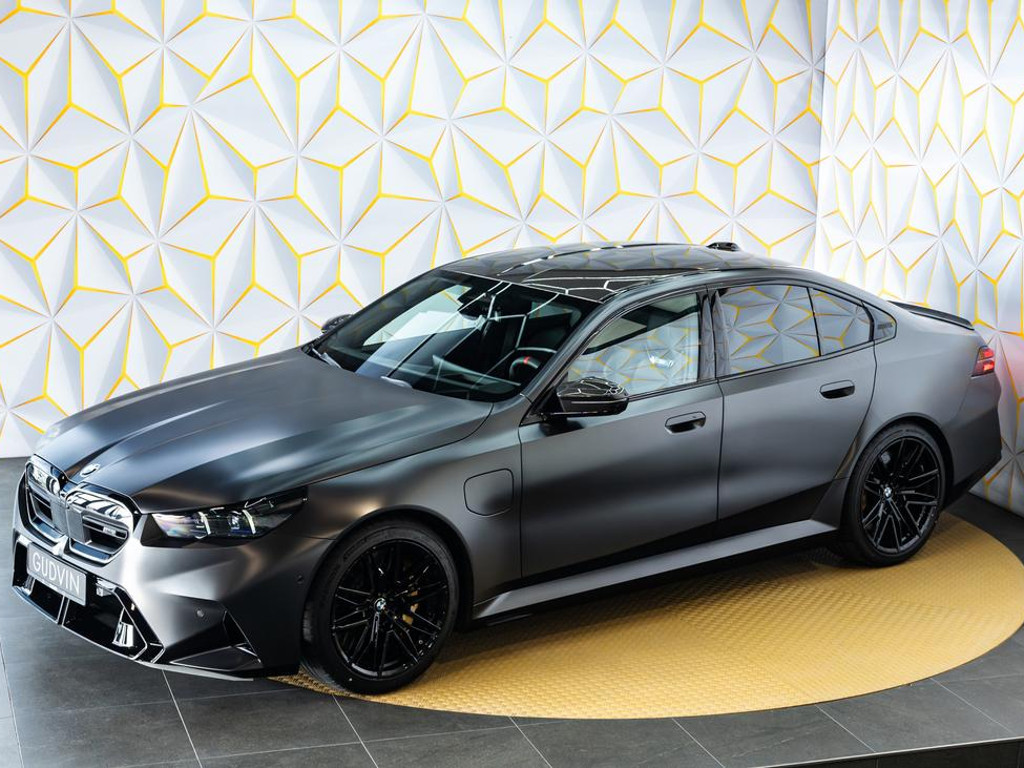 BMW M5 Sedan Drive pro