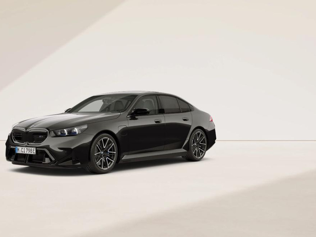 BMW M5 Sedan