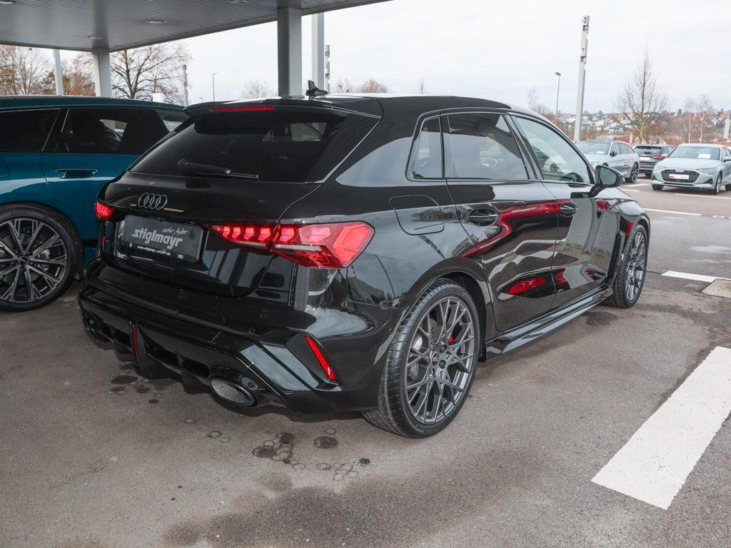 Audi RS3 Sportback Sedan S-Tronic