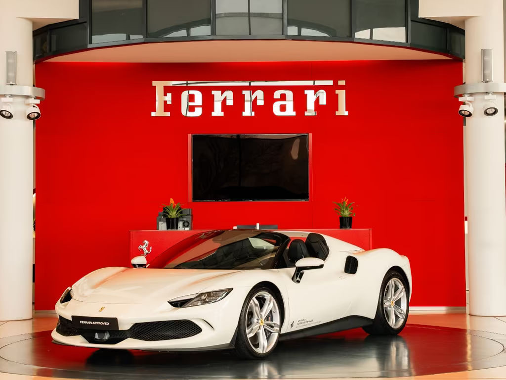 Ferrari 296 GTS AppleCarplay*Adaptive-Scheinwerfer*Bianc