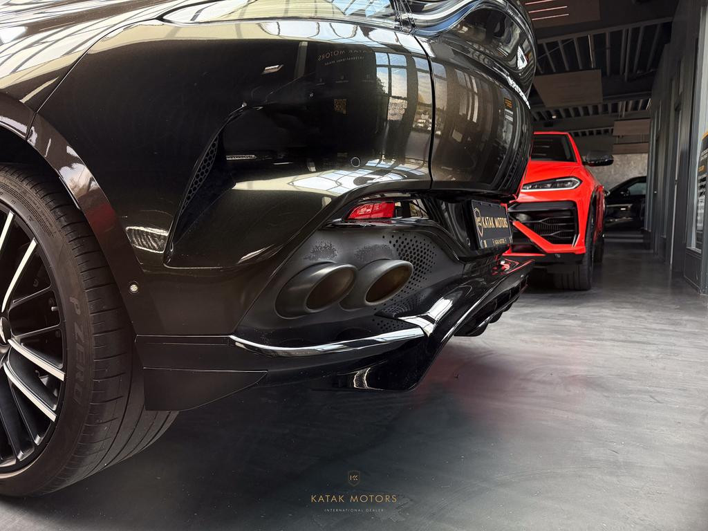 Aston Martin DBX