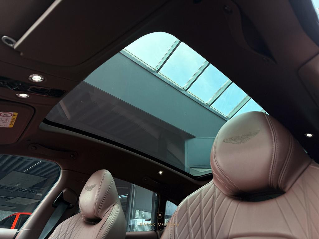 Aston Martin DBX