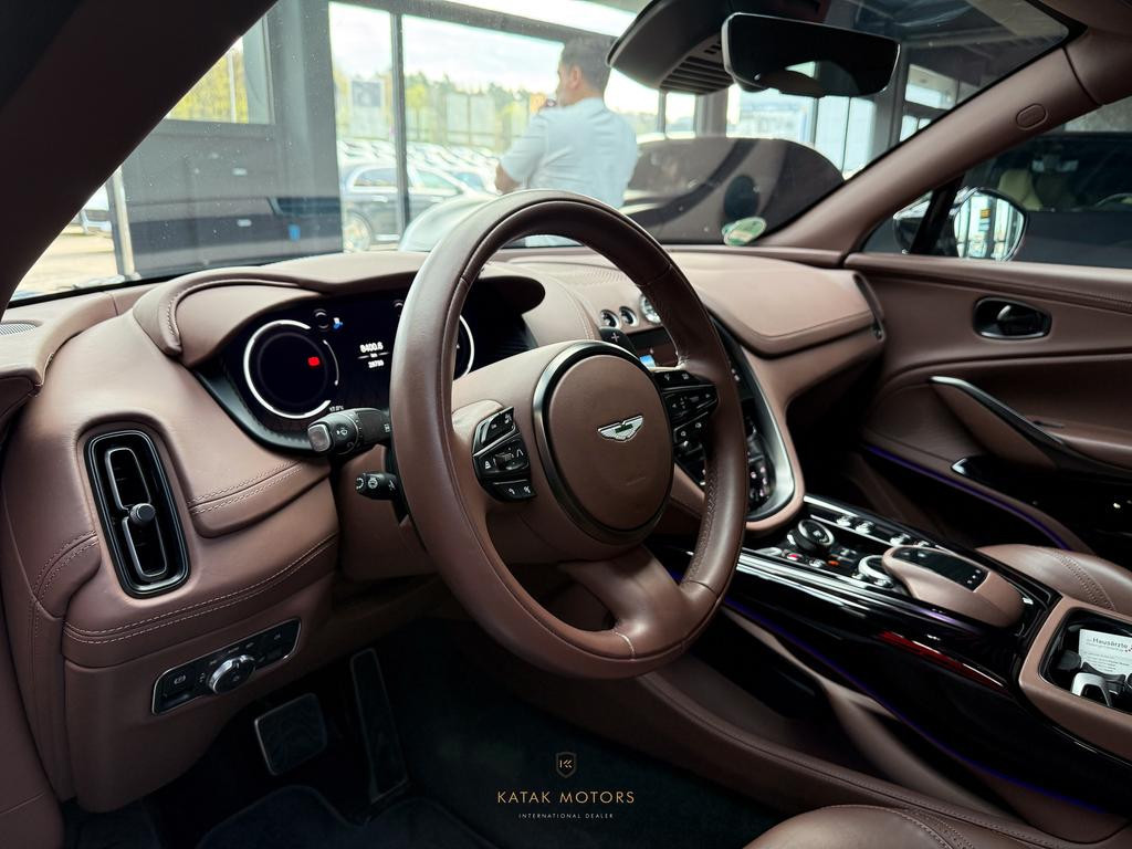 Aston Martin DBX