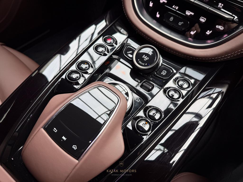 Aston Martin DBX