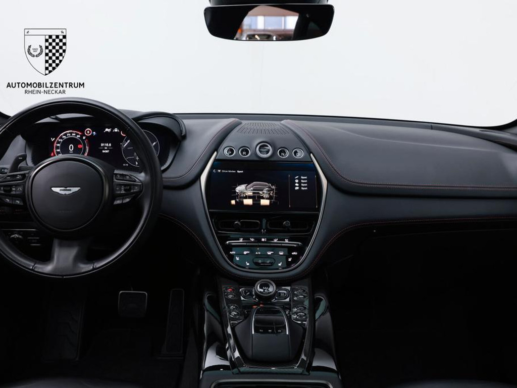 Aston Martin DBX