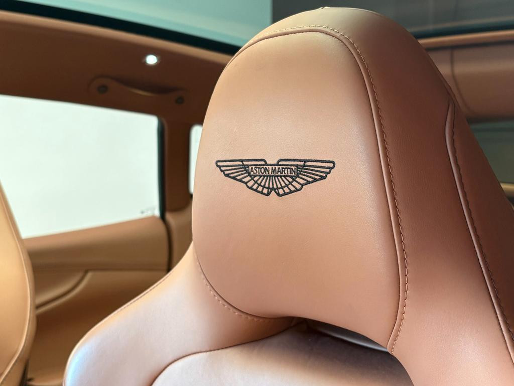 Aston Martin DBX
