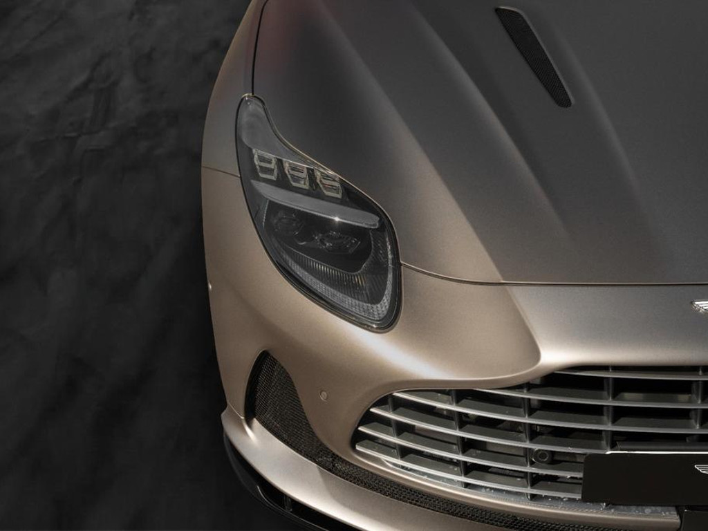 Aston Martin DB12