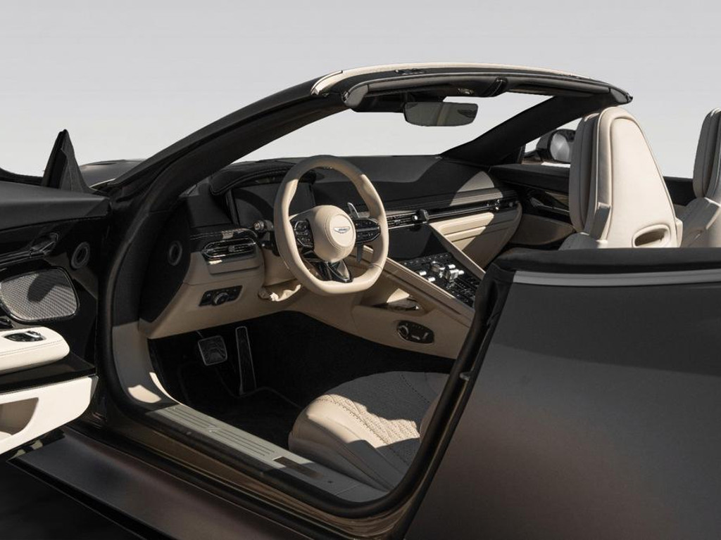 Aston Martin DB12