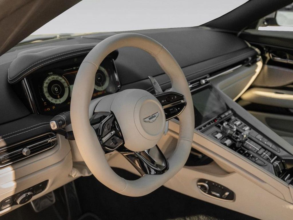 Aston Martin DB12