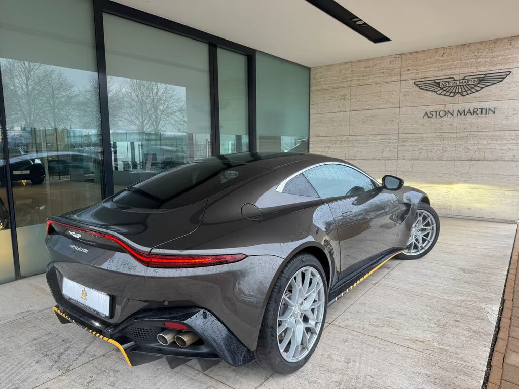 Aston Martin V8 Vantage