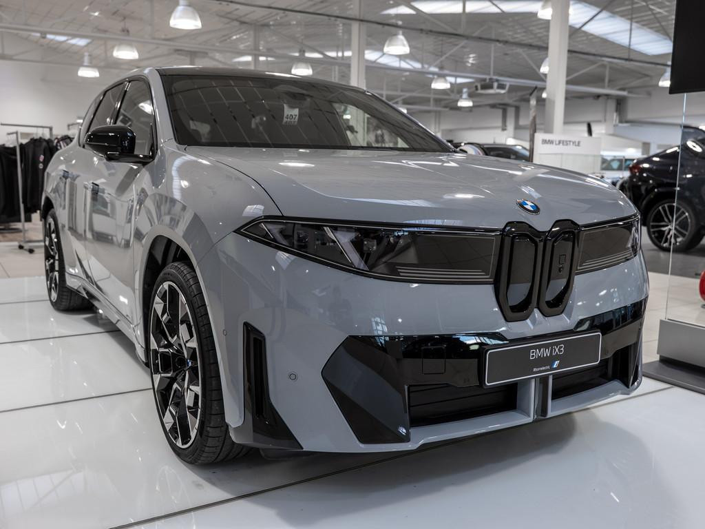 BMW iX3
