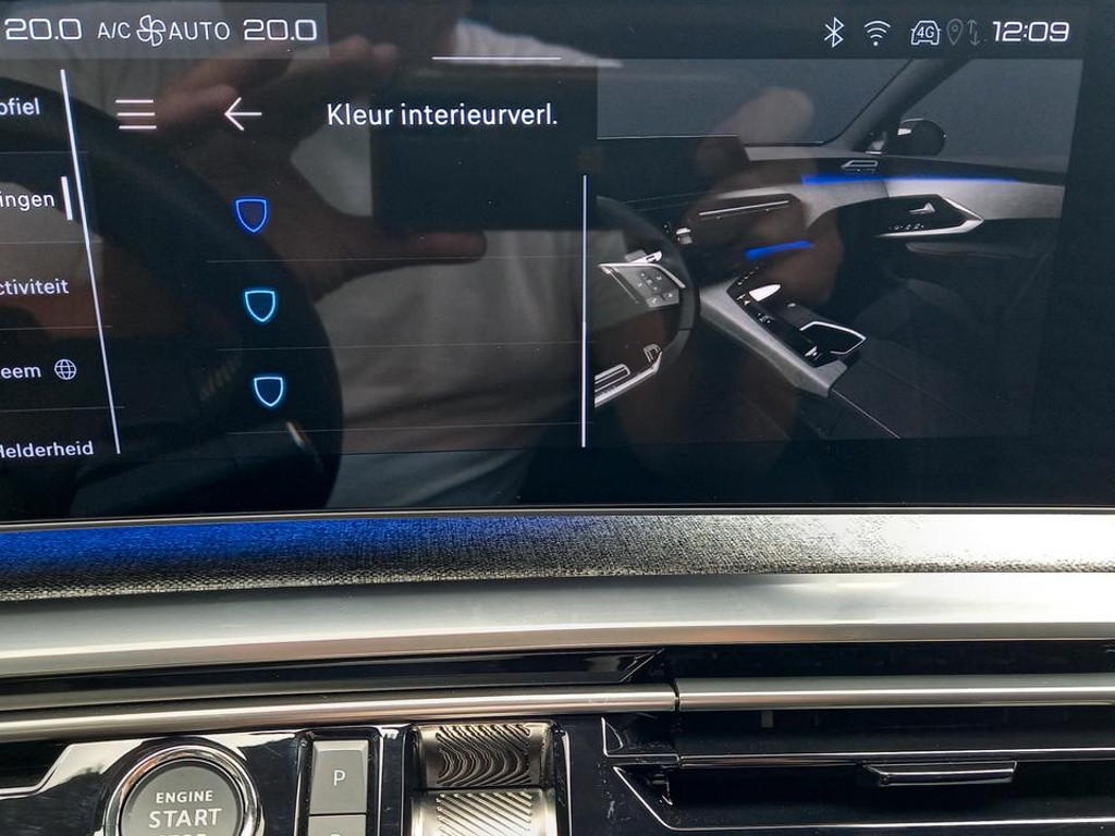 Peugeot E-3008