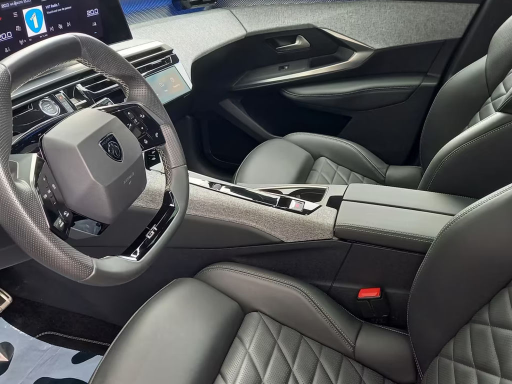 Peugeot E-3008