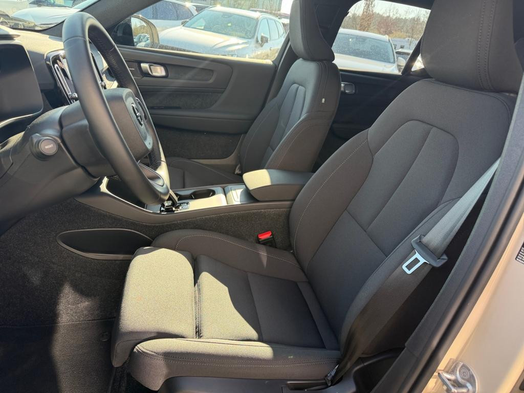 Volvo EX40