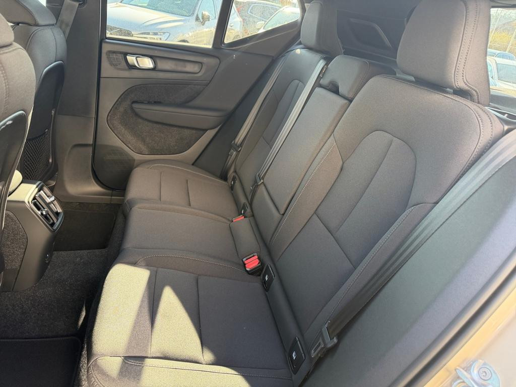 Volvo EX40