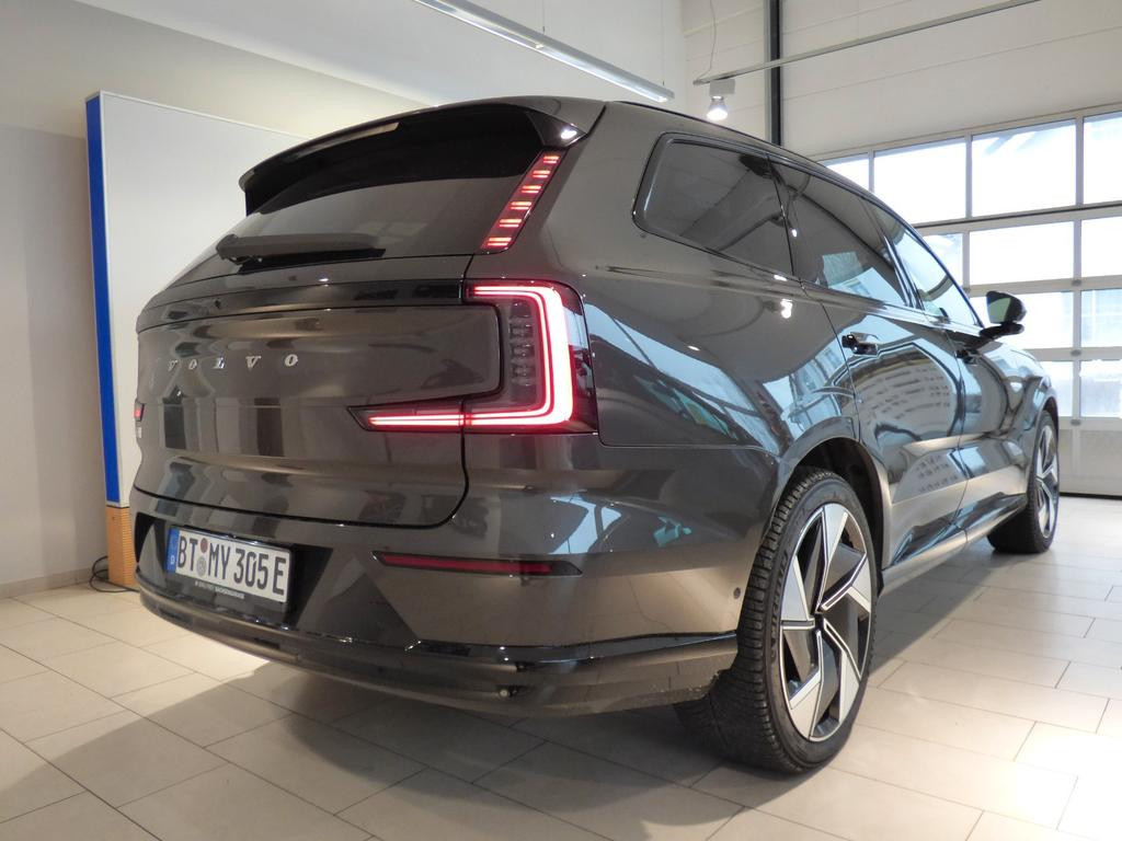 Volvo EX90