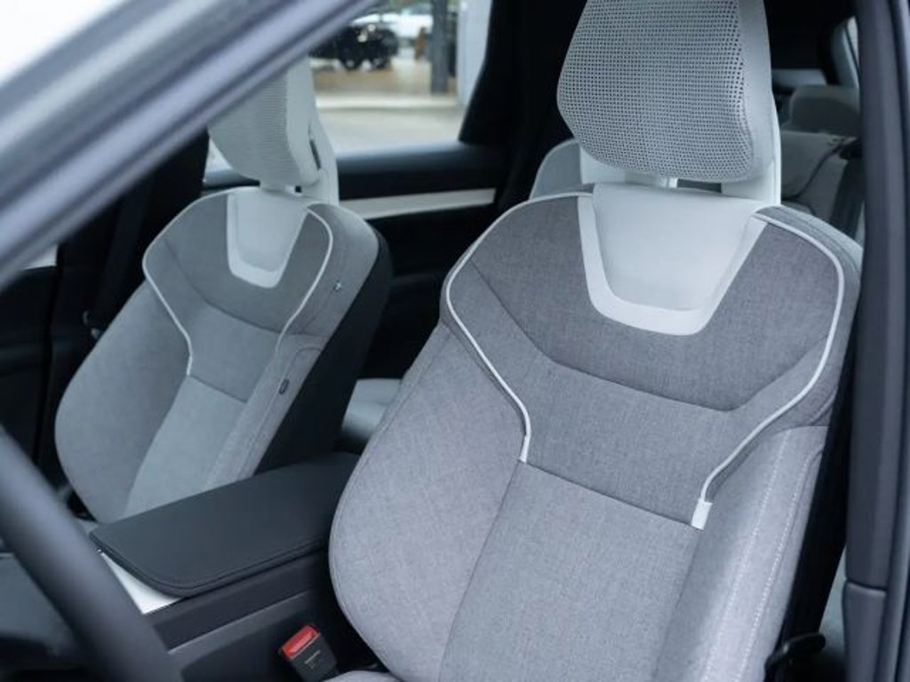 Volvo EX90
