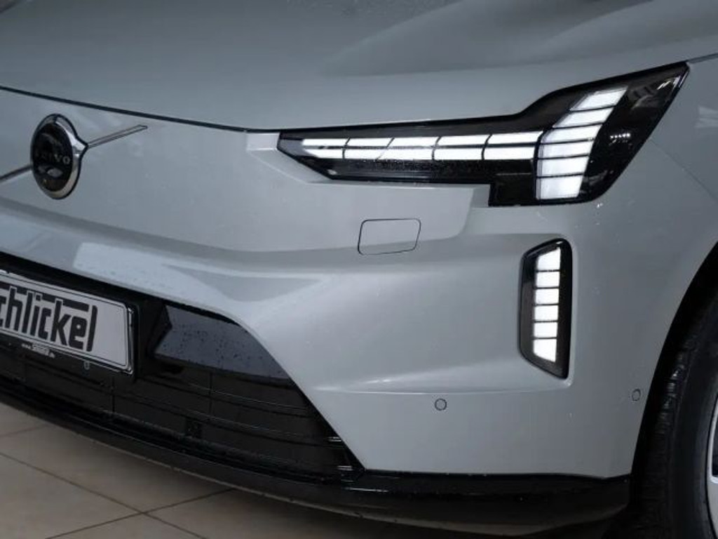 Volvo EX90