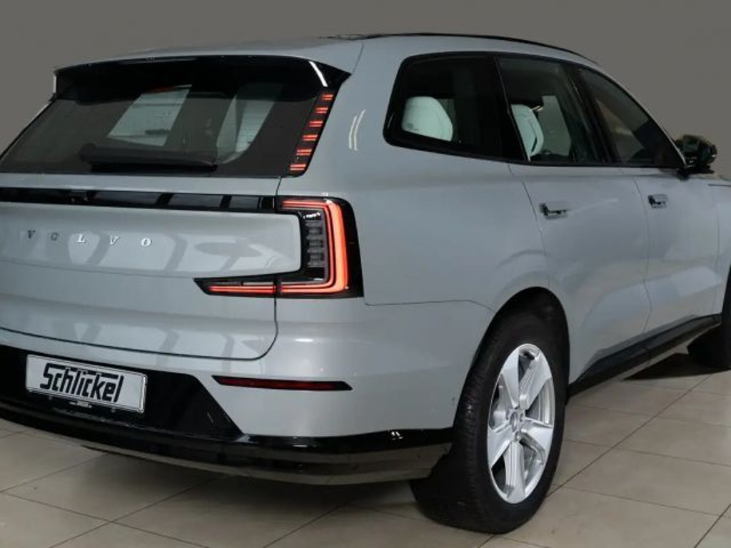 Volvo EX90