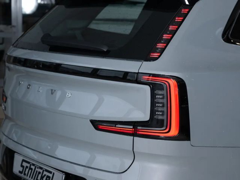 Volvo EX90