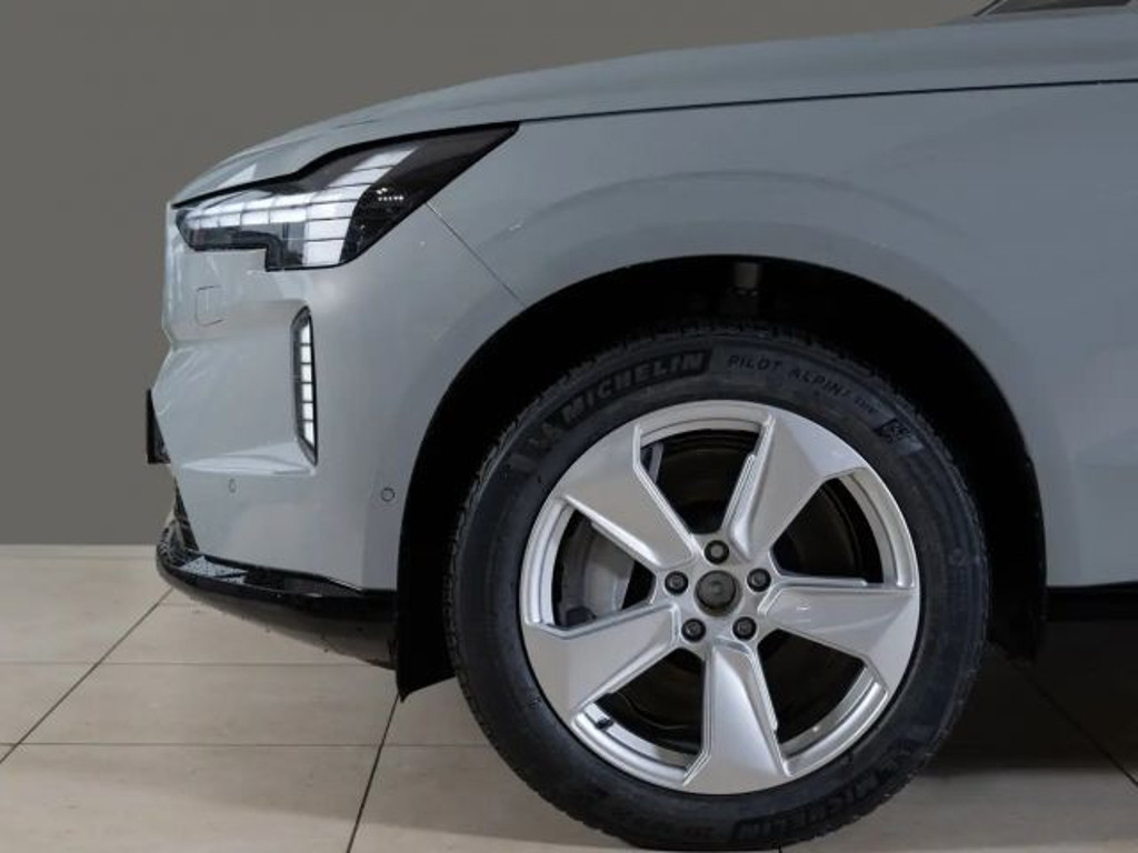 Volvo EX90